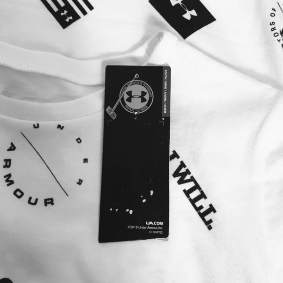 NWT Under Armour White Tee with Allover Graphics - Picture 12 of 13
